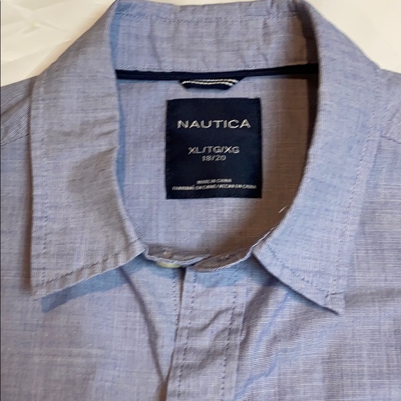 Nautica button down shirt - Picture 2 of 4